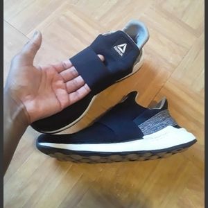 Womens Reebok sneakers